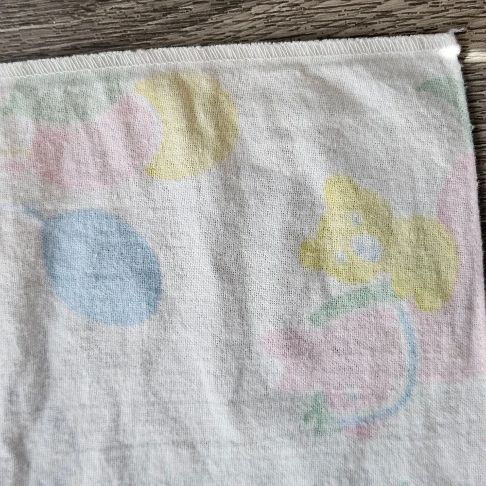 VTG 1980s Beacon pastel flannel baby receiving blanket soft print rainbow stars